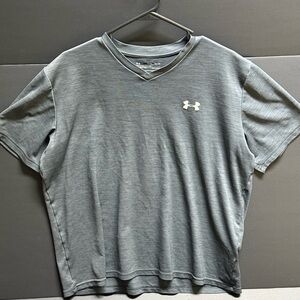 Under Armour Heat Gear Men’s XL Gray V-Neck Shirt